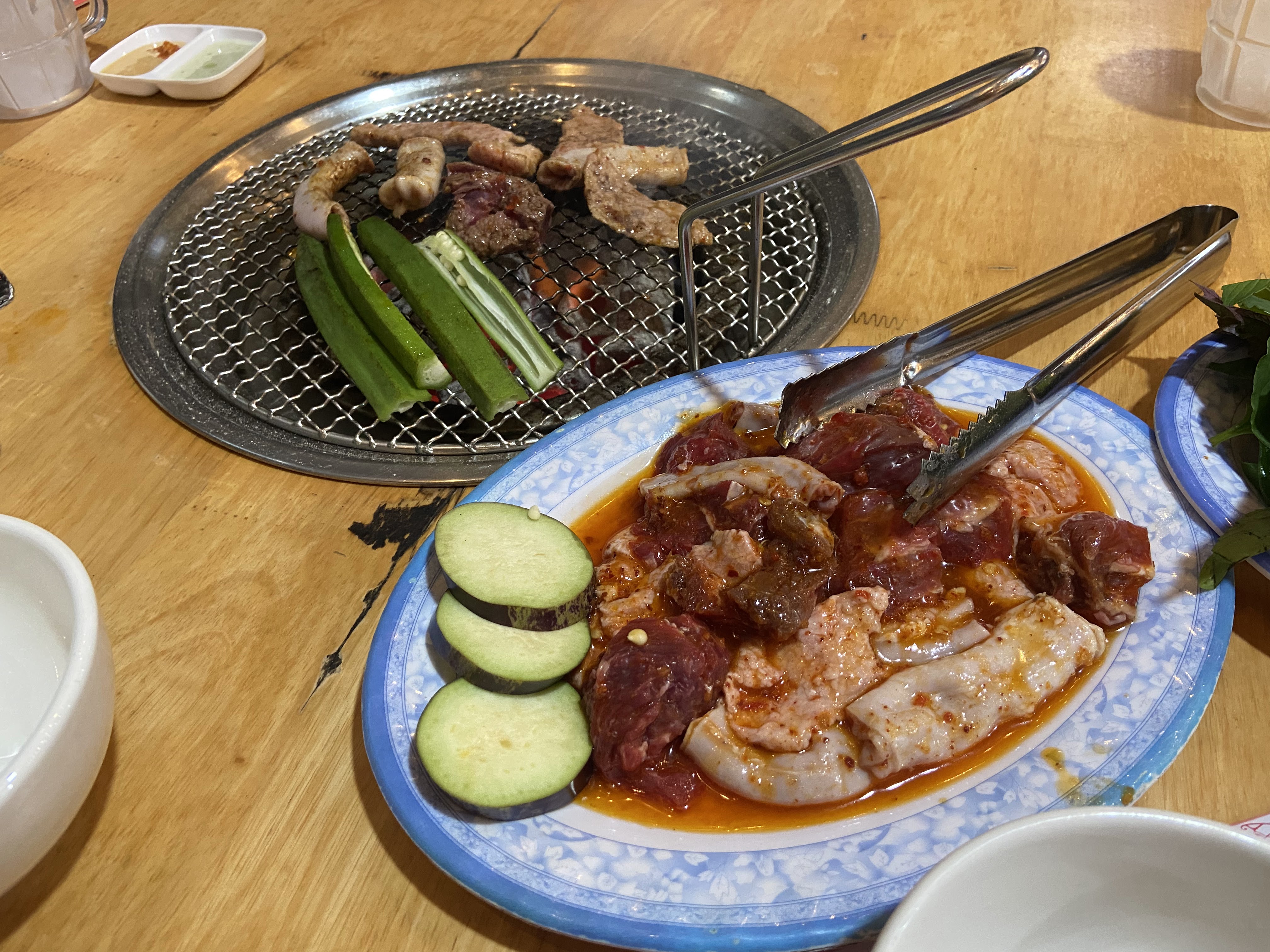 Không gian quán Cậu Phùng Quán nhìn từ cửa vào